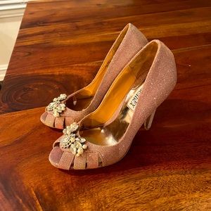 Badgely Mischka pink sparkle shoes with pear detail size 6